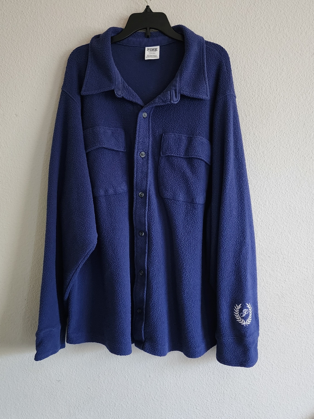 PINK Victoria’s Secret Fleece Shacket Button Down Laurel Crest Logo Blue Large
